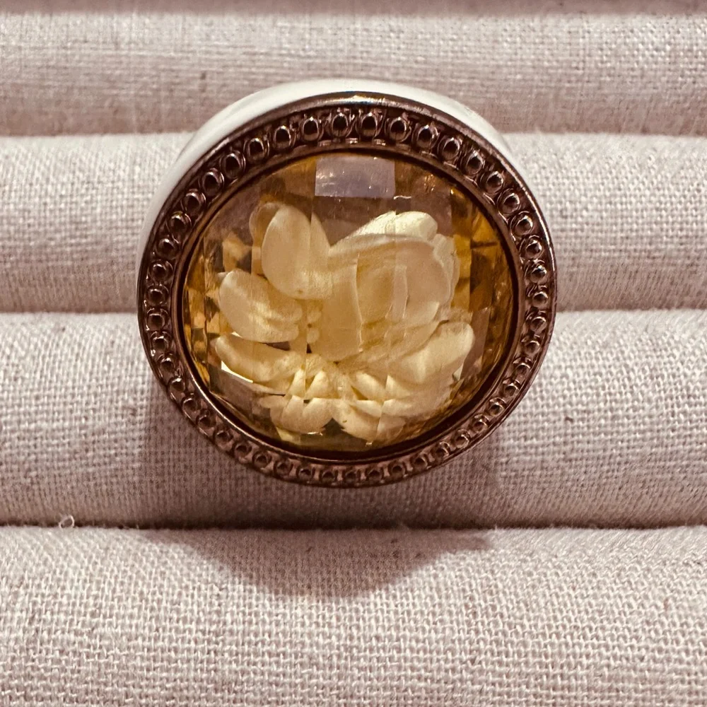 Bp | Ring | Floral Ring in Ivory